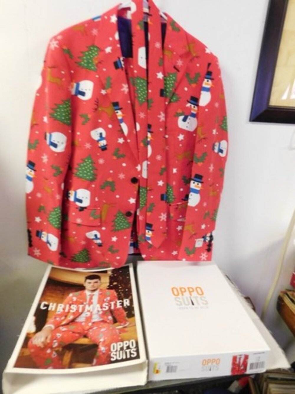 OPPO SUITS Christmas Holiday Suit 3 pc Christmaster Size 38 Pants, Tie, Jacket